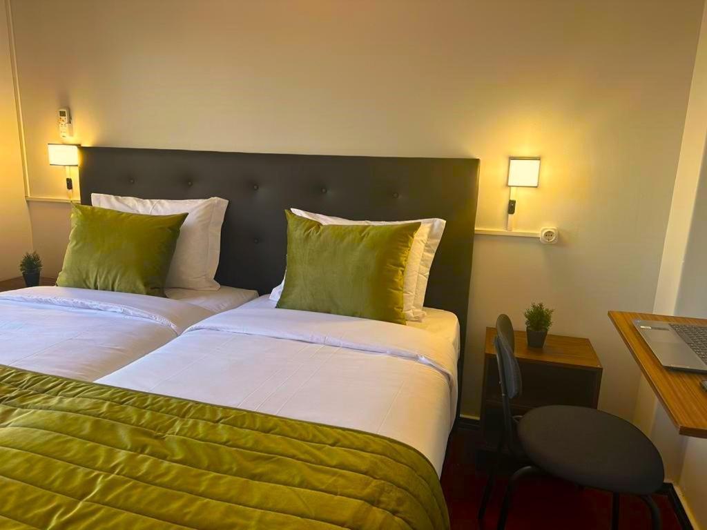 אמאדורה Lisabonna Guest House מראה חיצוני תמונה