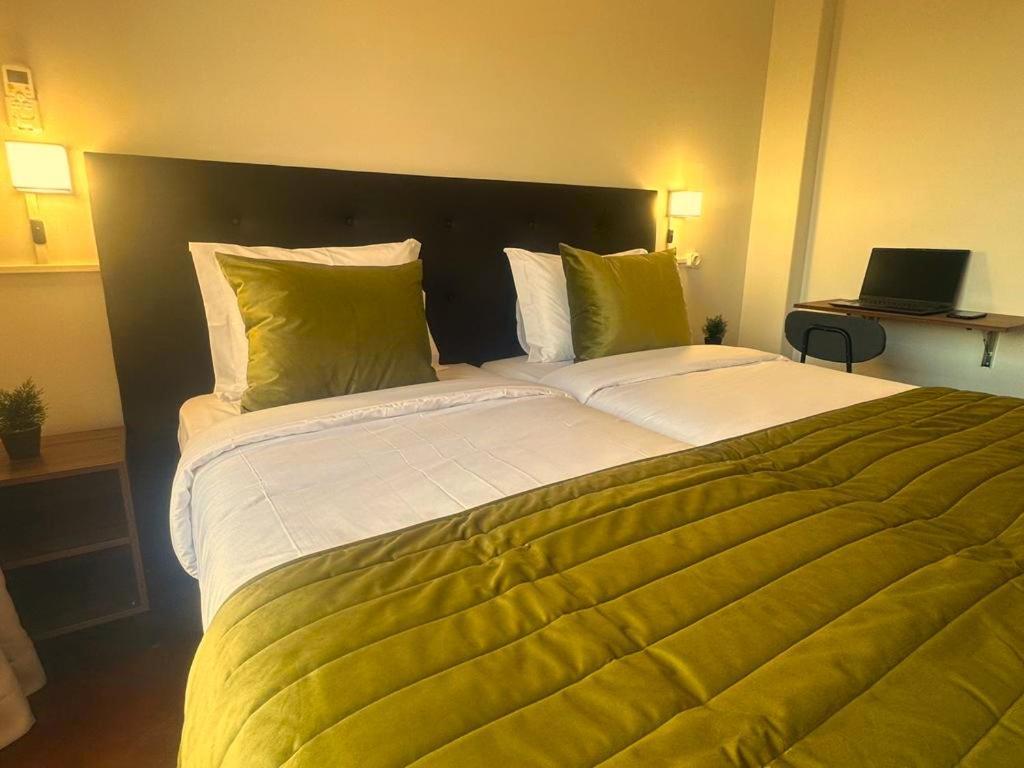 אמאדורה Lisabonna Guest House מראה חיצוני תמונה