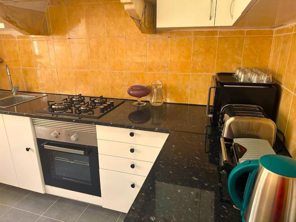 אמאדורה Lisabonna Guest House מראה חיצוני תמונה
