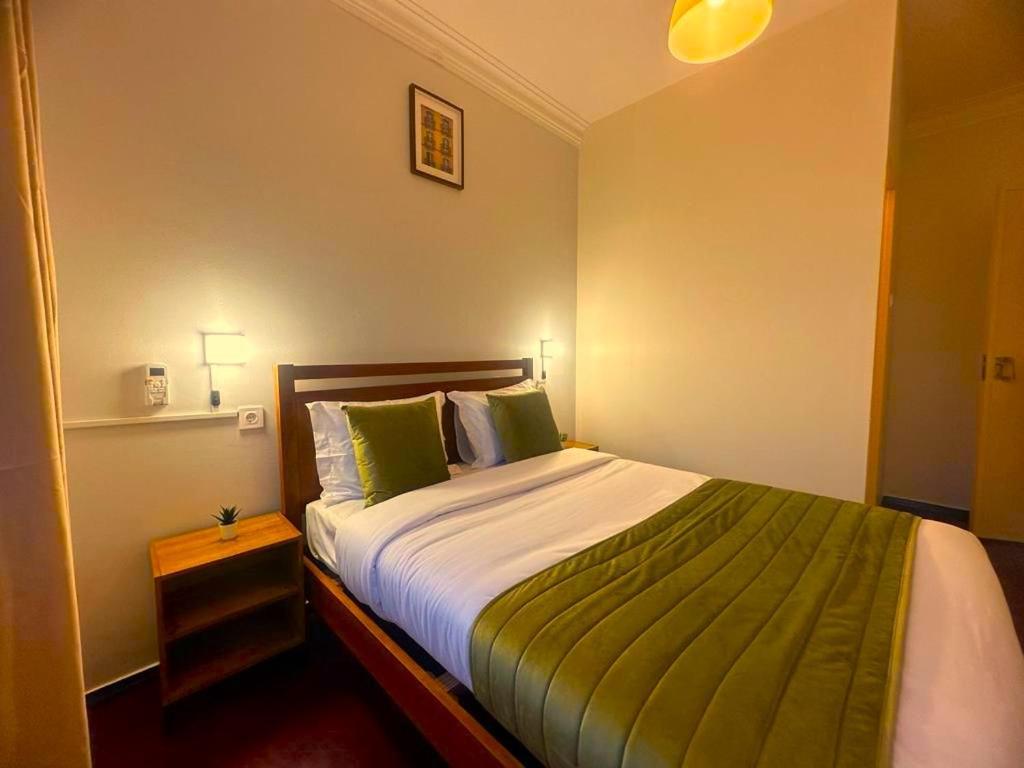 אמאדורה Lisabonna Guest House מראה חיצוני תמונה